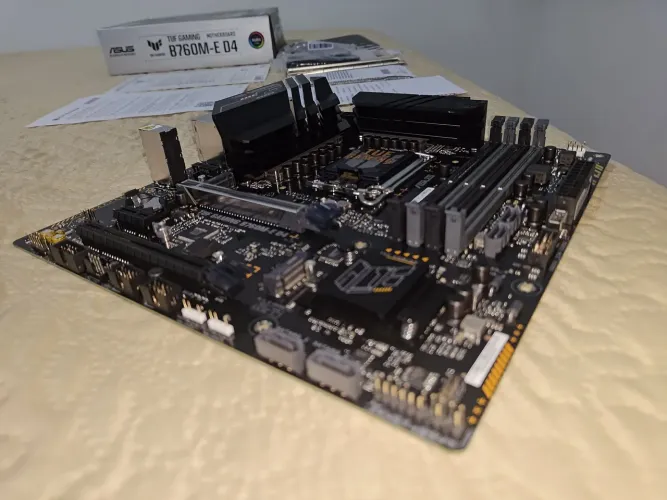 Placa mãe Asus TUF B760M-E D4
