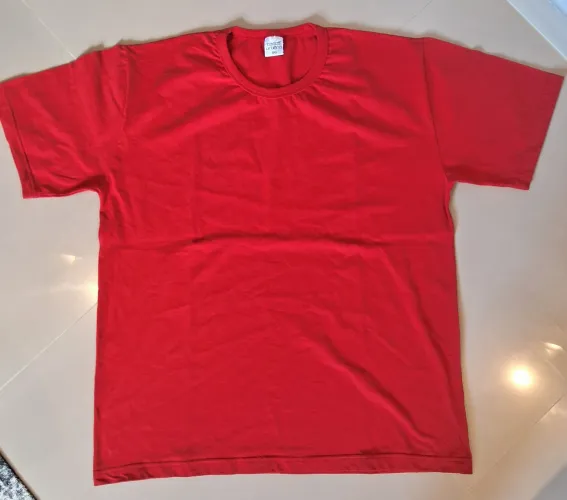 Camiseta unisex vermelha Tam.GG