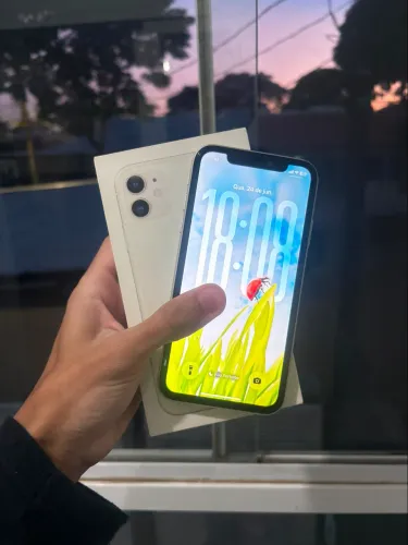 iPhone 11 - Na caixa Seminovo