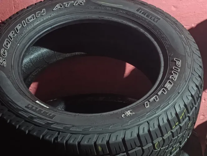 Vendo 4 pneu 205 60 15 Pirelli scorpion atr