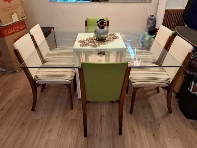 Mesa de jantar quadrada de vidro com 6 cadeiras em madeira maciça