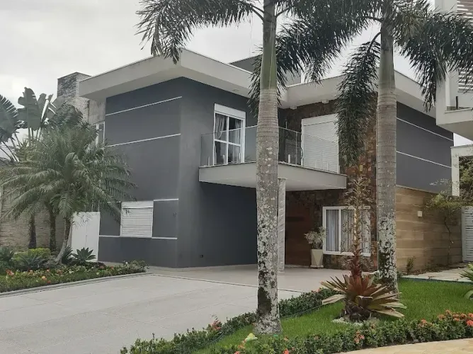 Sobrado Semi-Novo, Mobiliado, 5 Dormitórios (Suites), Maitinga, Bertioga/SP.