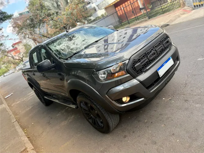 Ford Ranger XLS 2.5 16V 4X2 CD Flex 2017