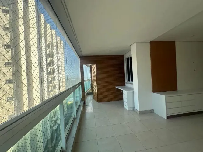 Apartamento quadra do mar, 180m², 4 quartos, 2 suítes, 3 vagas, lazer de clube