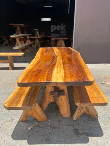 Mesa rústica madeira maciça 