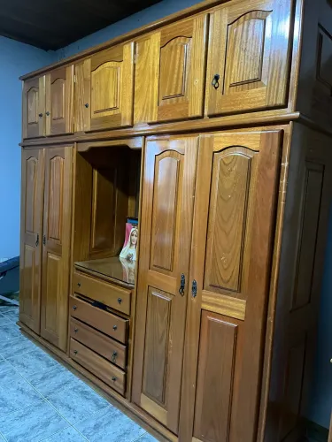 Guarda roupa madeira maciça