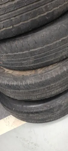 Pneus 195/80 R15 (96S)