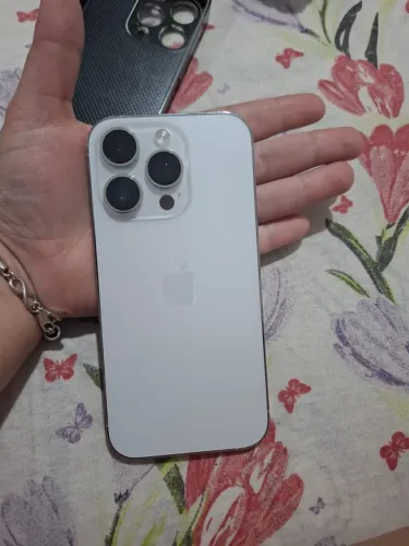iPhone 14 Pro branco