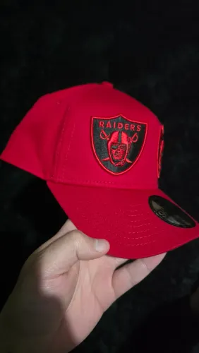 BONÉ NEW ERA 9FORTY RAIDERS VERMELHO NOVO
