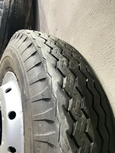 Pneu 1000/20