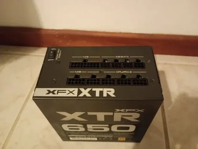 Fonte de alimentação XFX 650 watts 80 plus gold
