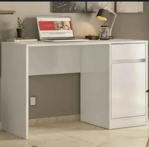 Escrivaninha / mesa de estudo / para computador Morada, lindos e novos 