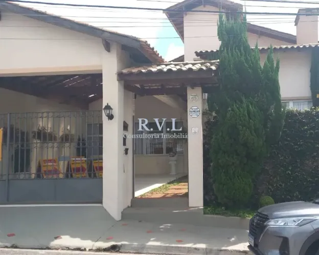 Casa à venda em Atibaia-SP, Nova Gardênia, com 3 suítes, 3 salas, 4 banheiros, 4 vagas e 3