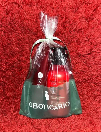 Hidratante e esfoliante morango ruby Boticário 