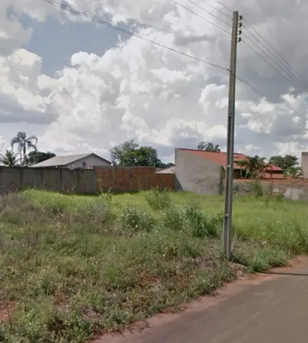 Lote c/ 330 metros quadrados em Parque das Paineiras - Goiânia - GO