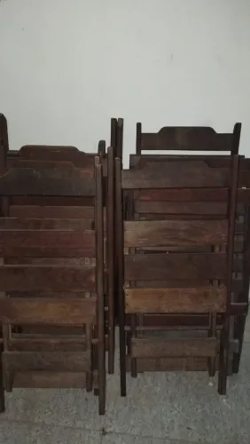 2 CONJUNTOS DE MESA DE MADEIRA.