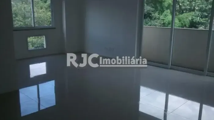 Apartamento de 81 metros quadrados no bairro Tijuca com 2 quartos