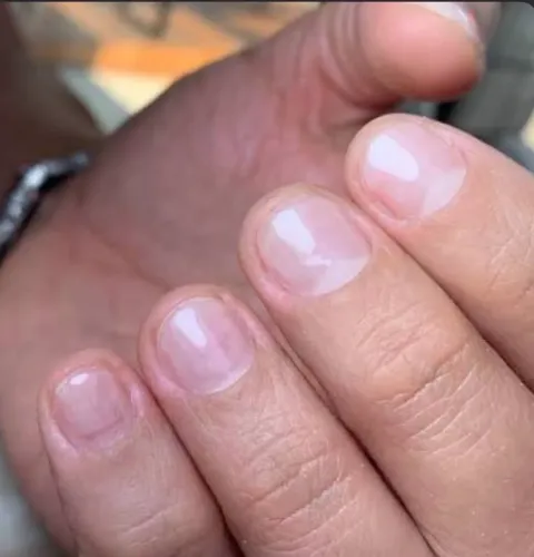 Blindagem de unhas masculinas 