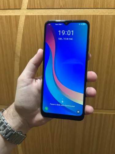 Smartphone NOVO com caixa 64gb 