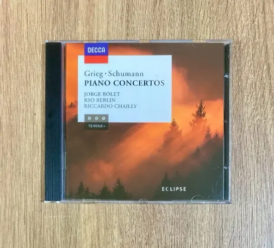CD "Grieg & Schumann: Piano Concertos" (Pianista: Jorge Bolet) Importado: Alemanha