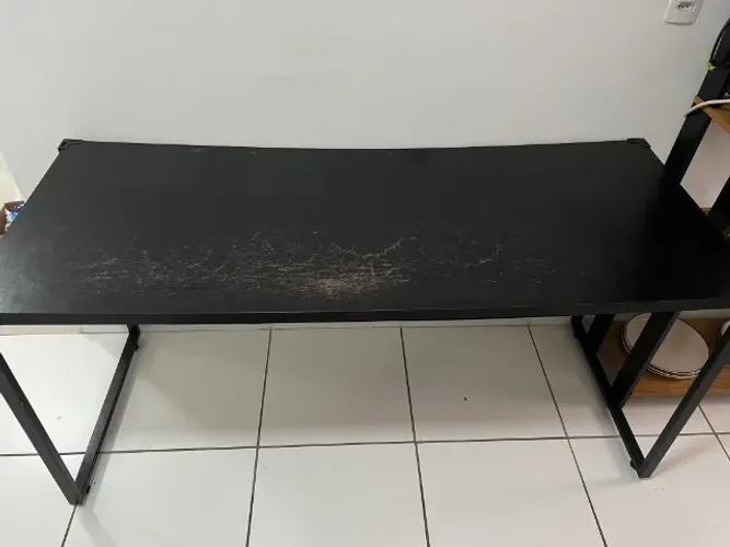 Mesa preta de escritório
