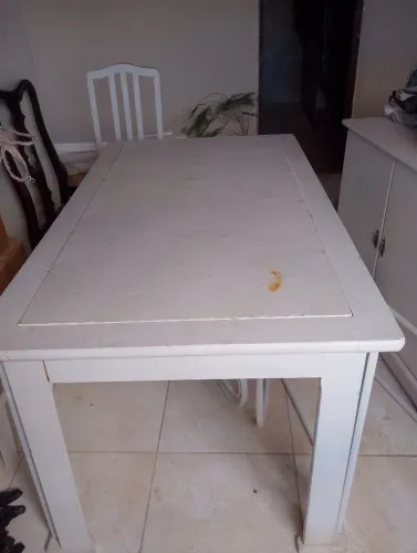 Mesa com 5 cadeiras