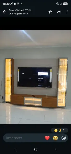 PAINEL HOME SUSPENSO COM VIDRO REFLECTA E LEDS