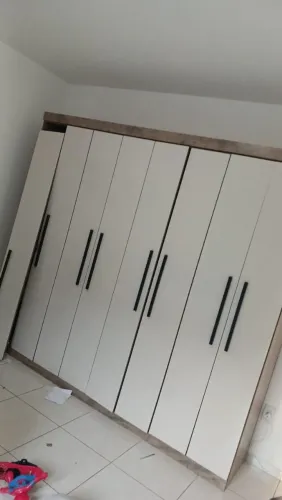 Vende Guarda Roupas usado
