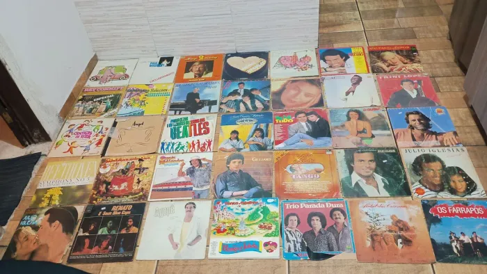 Lote 2 de discos com 35 unidades todos pelo valor anunciado