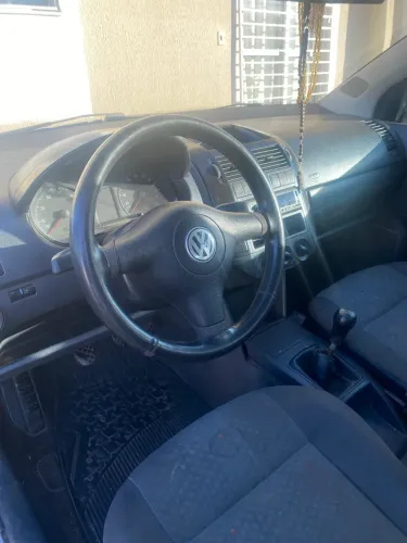 Volkswagen Polo Sedan 1.6 MI 101cv 8V 4P 2005