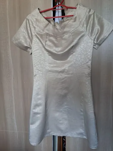 Vestido de festa cor champanhe