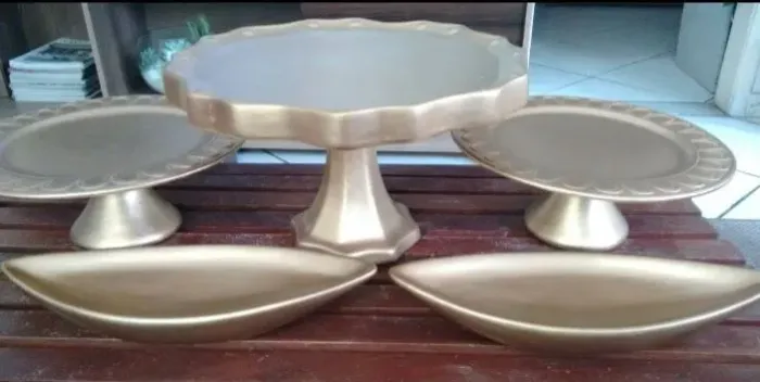 Peças douradas para eventos