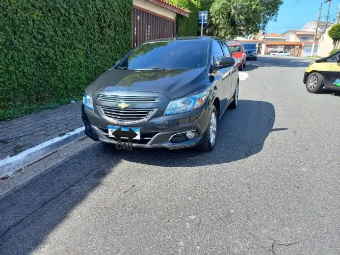Chevrolet Onix JOY Hatch 1.0 8V Flex Mec. 4P 2018