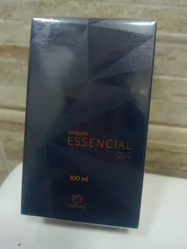 Perfume masculino Essencial oud lacrado