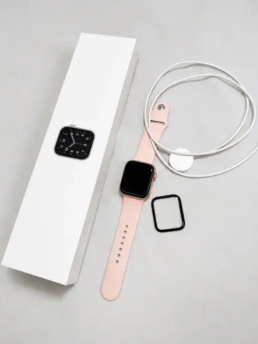 Apple Watch SE 44mm - Usado, muito bem cuidado + caixa e carregador