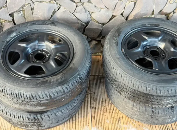 Rodas de ferro do Jeep renegade 