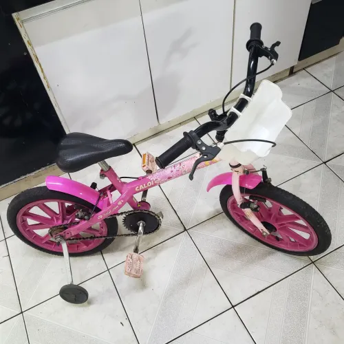 Aro 16, Berbie feminina linda sem defeitos.