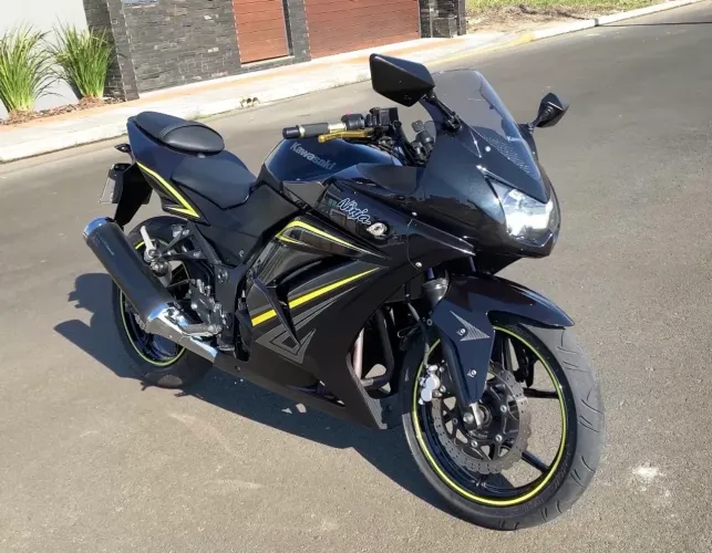Kawasaki Ninja 250R Special Edition 2012 Impecável