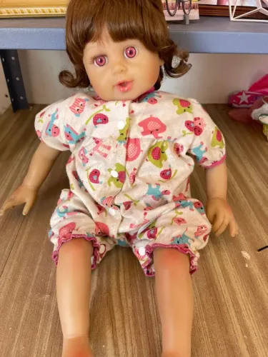 Bebê Reborn com Berço e Diversos Acessórios - Kit Completo!