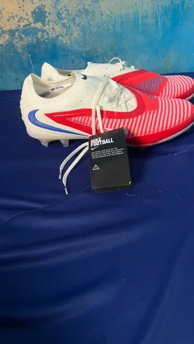 Chuteira Nike phanton