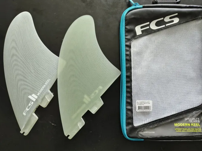 Torrando!! Quilha FCS 2 twin modern keel biquilha