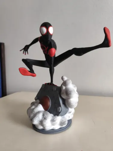 Homem aranha Miles morales action figure 3D