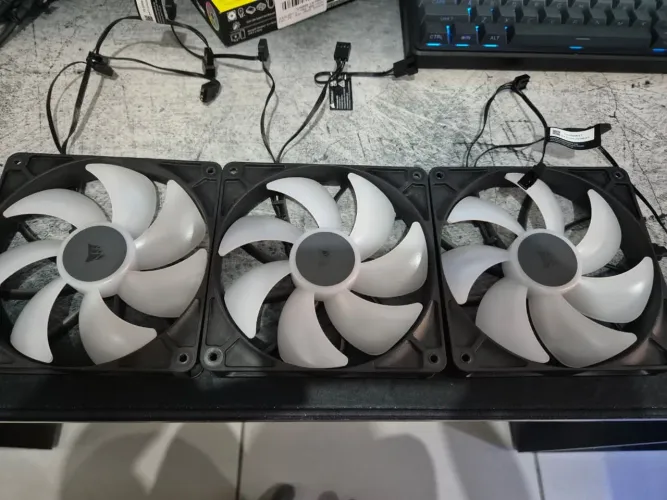 Ventoinhas corsair rs140 ARGB