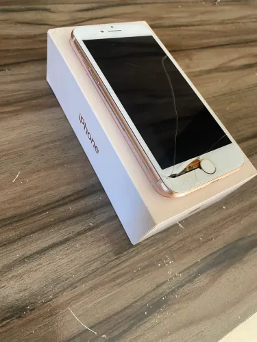 iPhone 8 para conserto o retirada de peça 