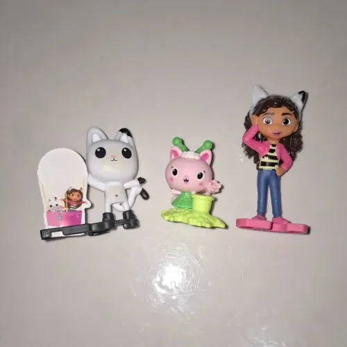 lote 3 brindes kinder ovo da Gabby