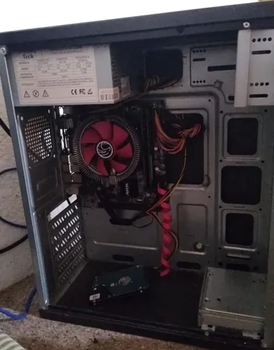 Vendo CPU de trabalho ,se por uma placa de vídeo da pra jogar
