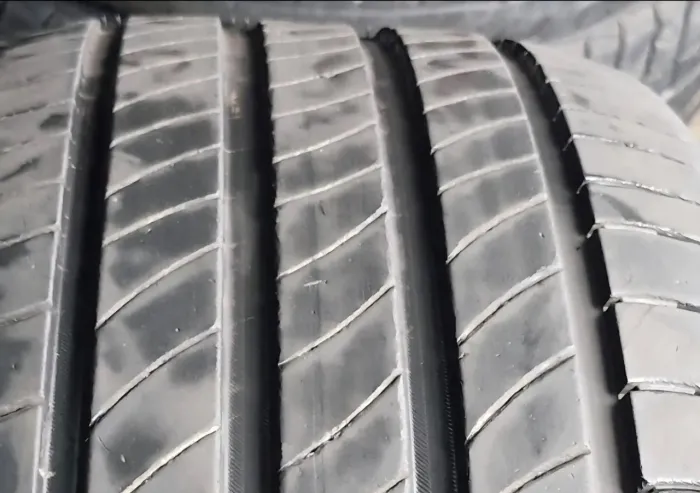 Pneus Michelin primacy original 235/55/19 semi novos estados de zeros Dot 2024 pouco uso