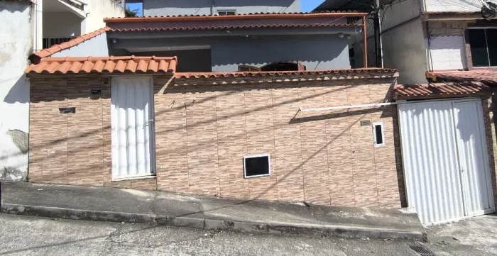 Excelente casa no bairro Jacarepaguá em rua sem saída com dois quartos