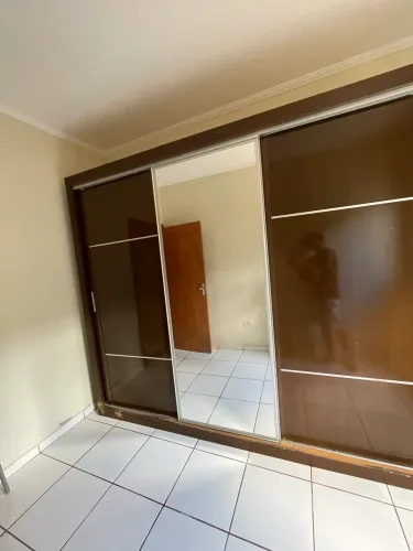 Vendo guarda roupa usado ! Em bom estado , entrega e montagem grátis