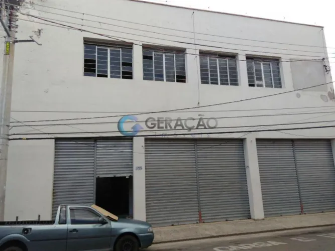Galpão comercial para venda no Centro de Guaratingueta - SP